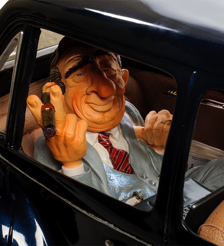 Статуэтка Большой Лимузин Босса - The Big Boss Limousine Forchino FO-85086, портретный вид босса