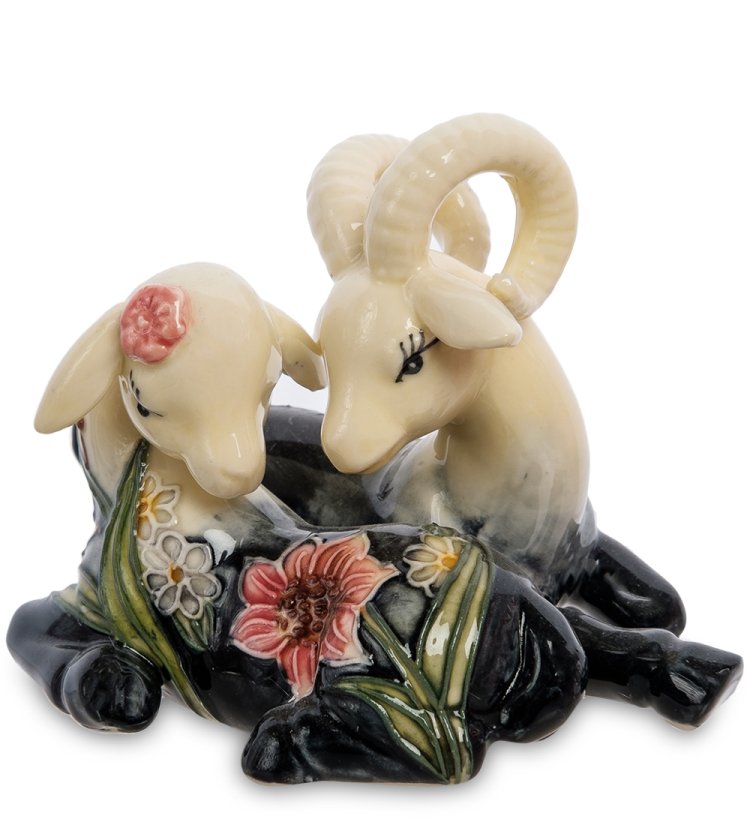 Фигурка из фарфора Влюбленные Барашки с темными копытцами