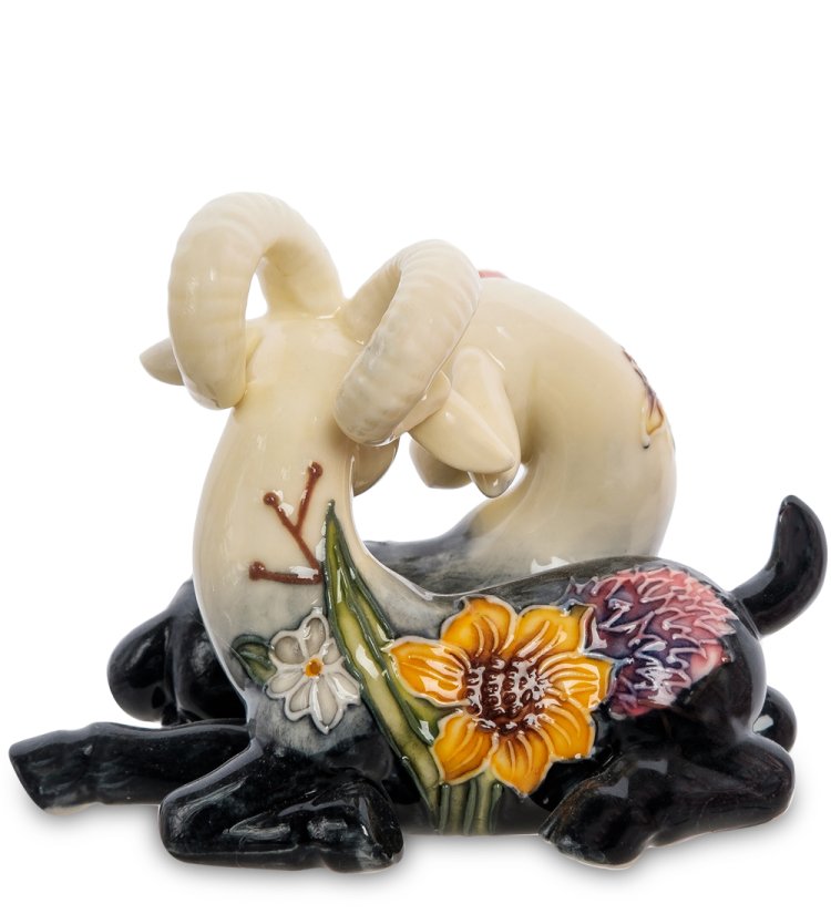 Фигурка из фарфора Влюбленные Барашки с темными копытцами, оборотная сторона