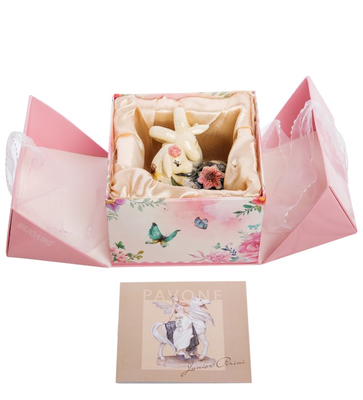 Фигурка из фарфора Влюбленные Барашки с темными копытцами, упаковочный вид