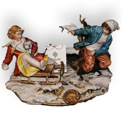 Статуэтка из фарфора Забавы на санях