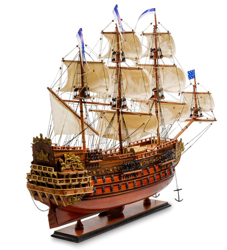 Модель французского линейного корабля Le Soleil Royal 1669 г. вид сзади