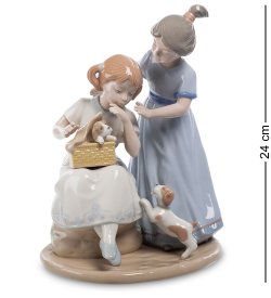 Статуэтка из керамики Две Девочки с щенками