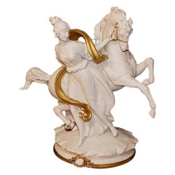 Статуэтка из фарфора Амазонка (белое исполнение)