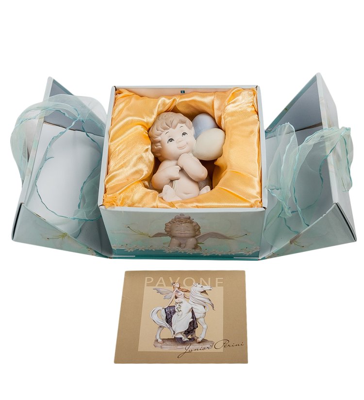 Статуэтка из бисквитного фарфора Ангелочек с с воздушными шариками Pavone JP-48/ 26, фотография в упаковке