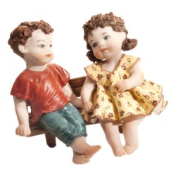 Фарфоровая статуэтка Двое детей сидящие на скамейке