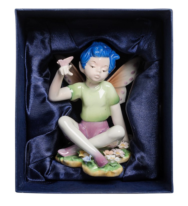 Фигурка из фарфора Девушка-эльф на лугу Pavone JP-07/ 8, фотография в упаковке