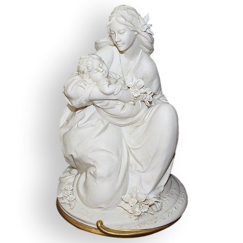 Статуэтка из фарфора Материнство
