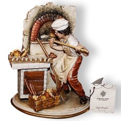 Статуэтка из фарфора Пекарь