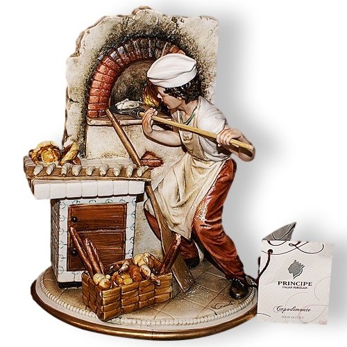 Статуэтка из фарфора Пекарь