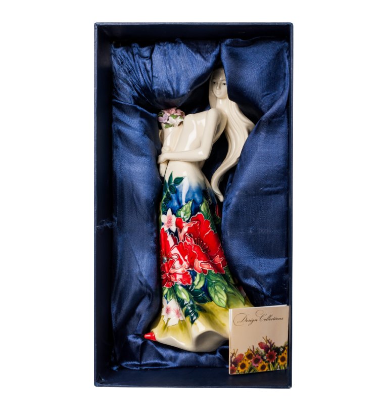 Статуэтка из фарфора Девушка с букетом в платье с цветами Pavone JP-852/ 4, фотография в упаковке