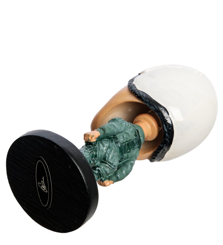 Фигурка-болванчик Летчик The Comical World of Stratford RV-706, вид снизу