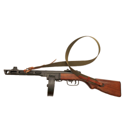 Пистолет-пулемет системы Шпагина с ремнем