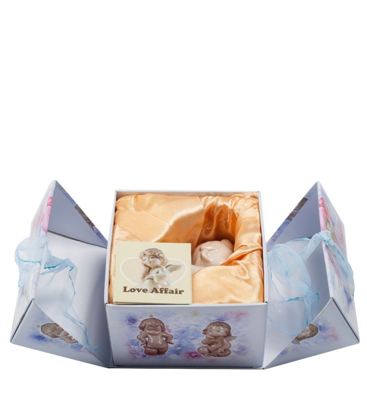 Статуэтка из фарфора Маленький Амурчик с пальцем у лица Pavone JP-09/ 11, фотография в упаковке