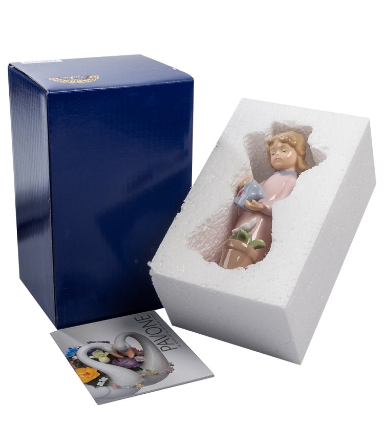 Статуэтка из фарфора Ангелочек поливает цветок Pavone CMS-11/ 6, фотография в упаковке