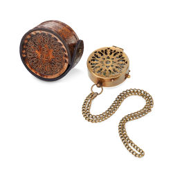 Компас магнитный с цепочкой в кожаном футляре