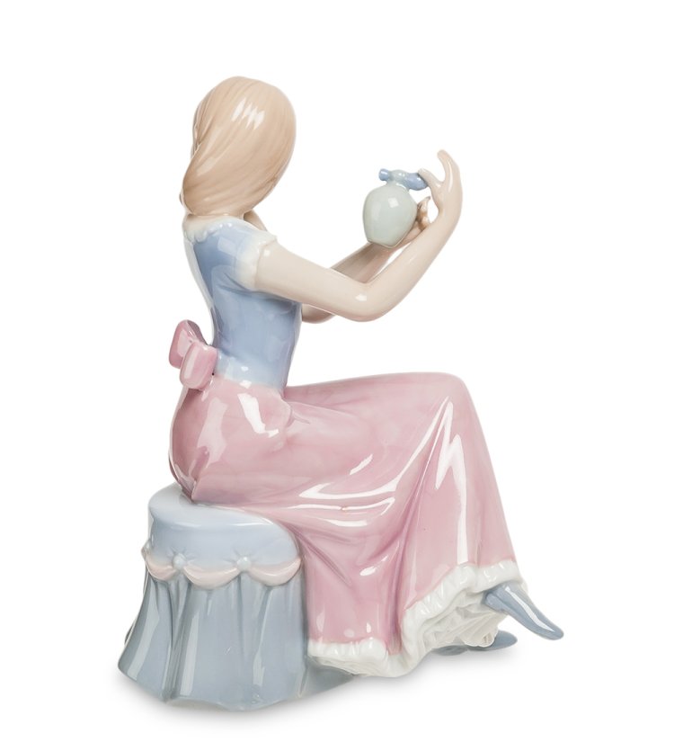Статуэтка из фарфора Девочки Дамские радости Pavone JP-15/42, фотография сбоку