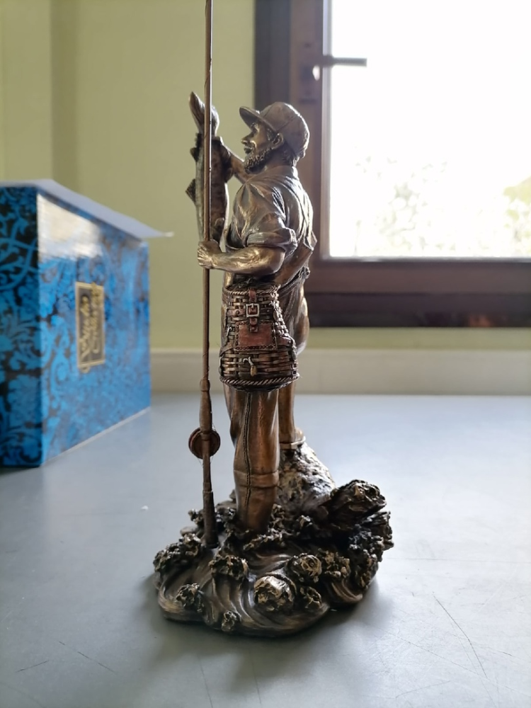 Статуэтка Рыболов Veronese WS-435, фото со склада вид профиль