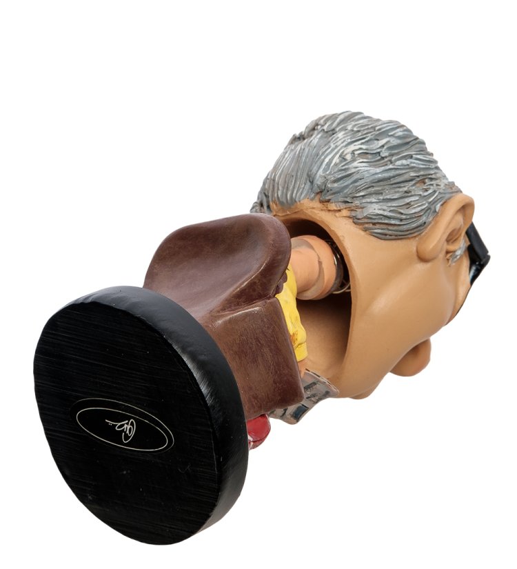 Фигурка-болванчик Дедушка The Comical World of Stratford RV-709, вид снизу