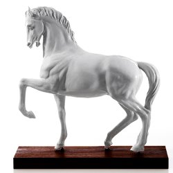 Статуэтка из фарфора Греческий конь