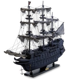 Модель парусного корабля Летучий голландец