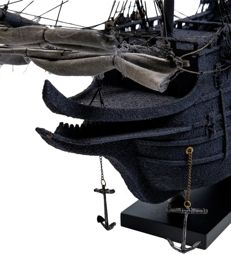 Модель парусного корабля Летучий голландец, фото носа