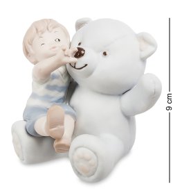 Статуэтка из фарфора Мальчик с большим медведем