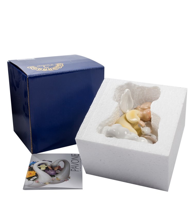 Статуэтка из фарфора Ангелочек наливает чай Pavone CMS-11/ 9, фотография в упаковке
