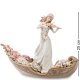 Статуэтка из фарфора Девушка со скрипкой в гондоле Pavone CMS-15/51