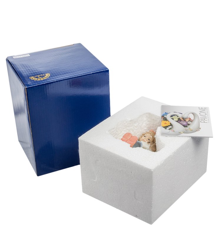 Статуэтка из фарфора Девочка с собачкой и книгой Pavone CMS-12/20, фотография в коробке