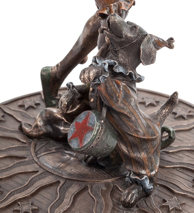 Статуэтка Шут с флейтой Veronese WS-460, вид ножки статуэтки