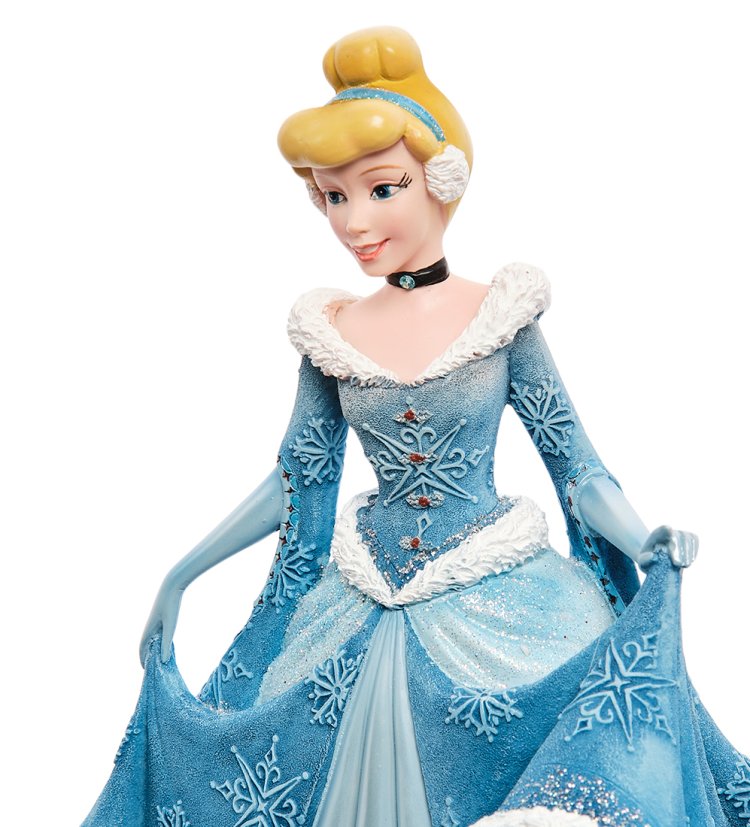 Статуэтка Танцующая Золушка с мышками на балу Disney Showcase 906766, портретный вид