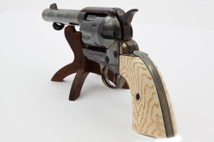 Макет револьвера Peacemaker США Кольт 1873 года DE-8186, вид сзади