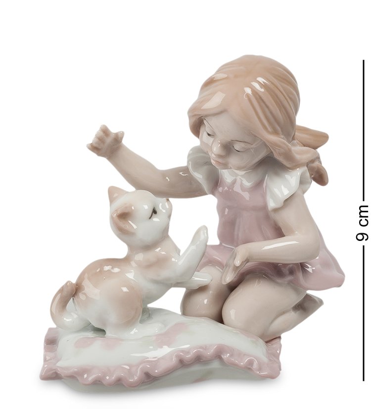 Статуэтка из фарфора Девочка играет с котенком Pavone JP-29/ 3