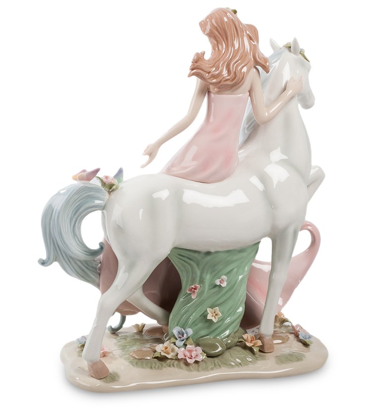 Статуэтка из фарфора Девушка с лошадью Pavone CMS-15/53, фотография со спины