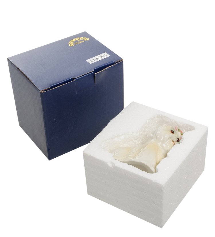 Статуэтка из фарфора Белая собачка с цветком на голове Pavone CMS-59/ 5, фотография в упаковке