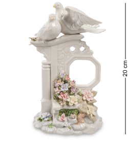 Музыкальная статуэтка из керамики Голуби