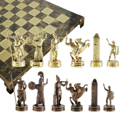 Шахматы на коричневой доске Троянская война