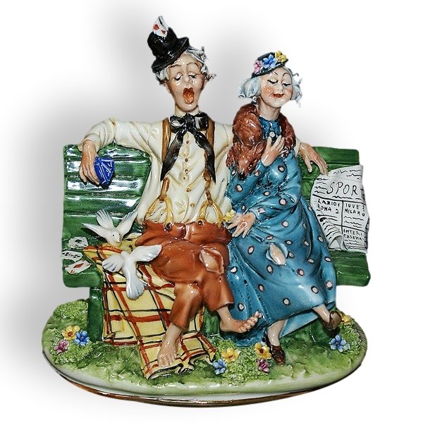 Статуэтка из фарфора Счастливые сердца