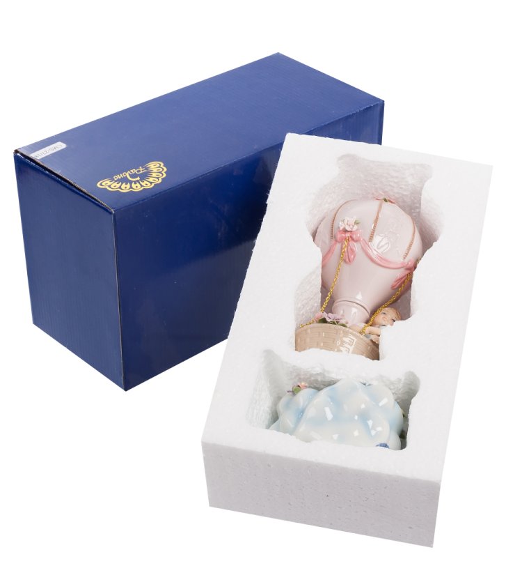 Музыкальная статуэтка из керамики Девочка на воздушном шаре Pavone CMS-27/18, фотография в коробке