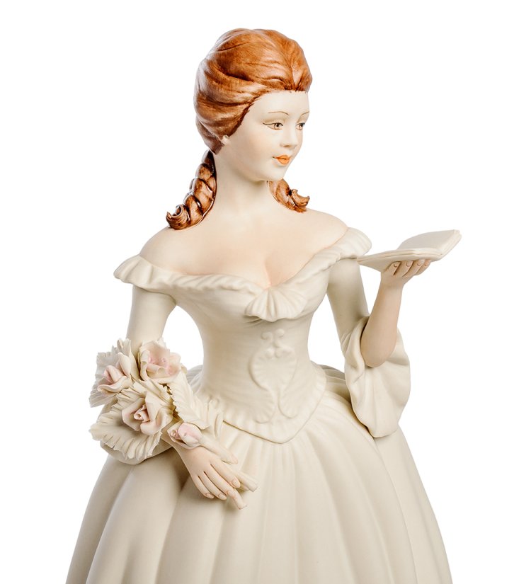 Статуэтка из керамики Девушка с книгой Sabadin Vittorio SV- 95, крупный план