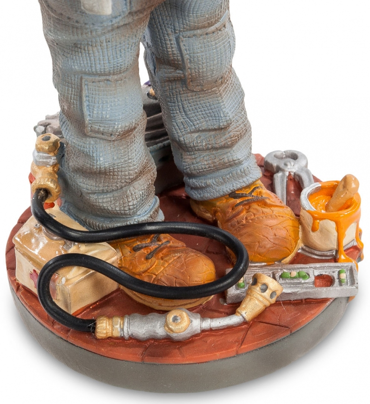 Статуэтка маленькая - Мастер на все руки Parastone PRO-40, вид снизу