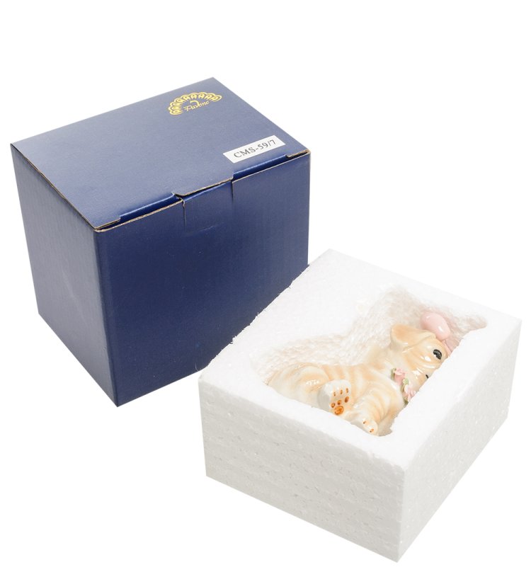 Статуэтка из фарфора собачка с ошейником цветов Pavone CMS-59/ 7, фотография в упаковке