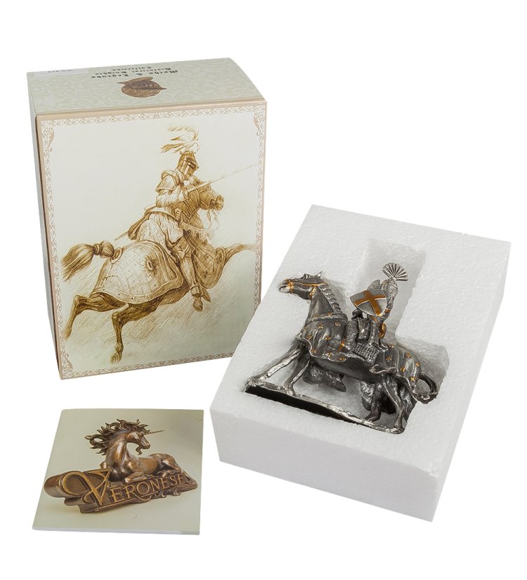 Статуэтка Воин-Рыцарь на коне Veronese WS-810, упаковочный вид
