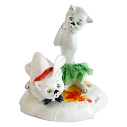 Фигурка из фарфора Кот в цилиндре и кошка в зелёном платье