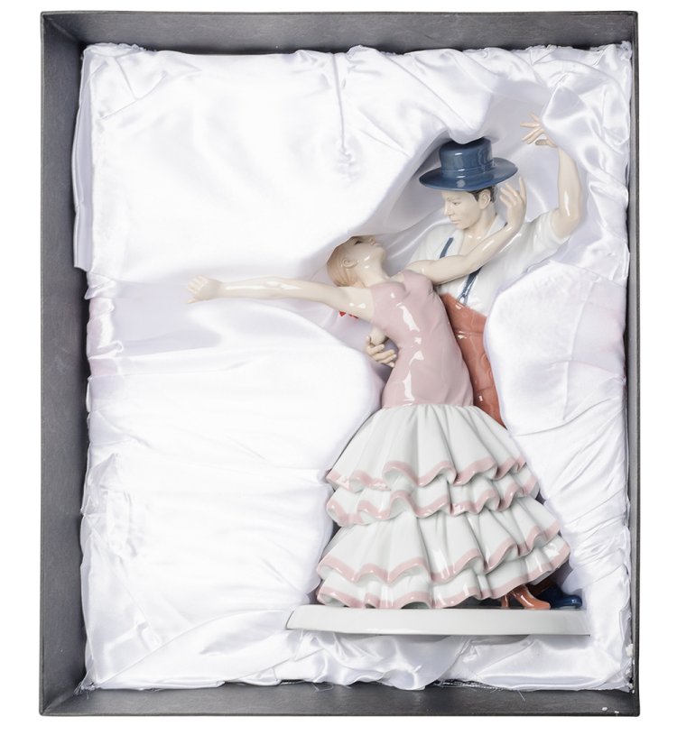 Статуэтка из фарфора танцующая пара Фламенко Valerio Sole VS- 08, фотография в упаковке