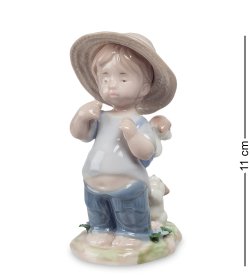 Статуэтка из фарфора Мальчик в шляпе с щенками