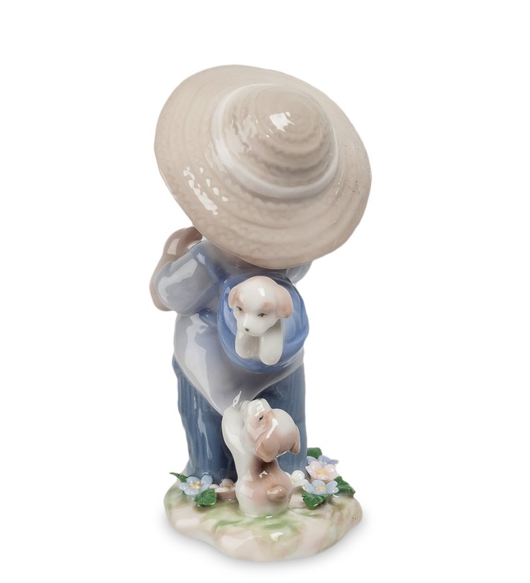 Статуэтка из фарфора Мальчик в шляпе с щенками Pavone JP-29/ 6, фотография со спины