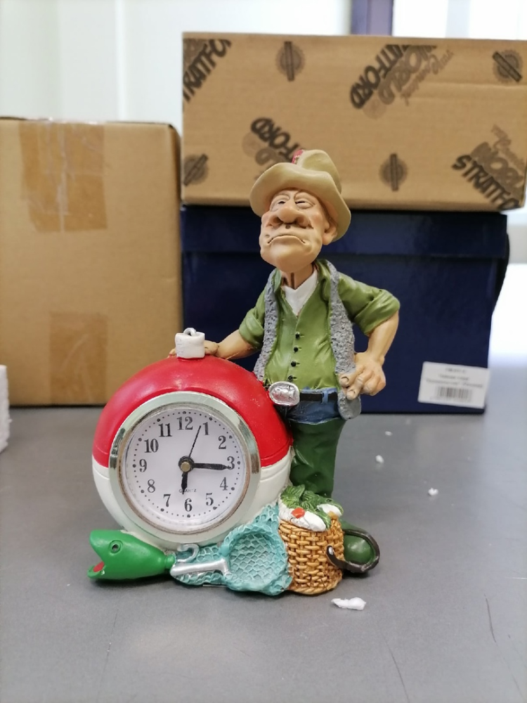 Часы Рыбак The Comical World of Stratford RV-592, фото со склада портретный вид