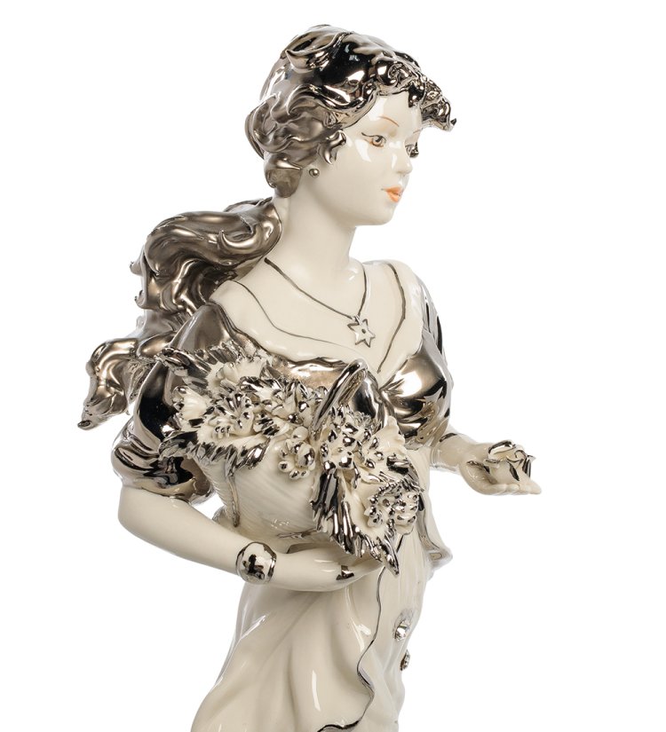 Статуэтка из керамики Девушка Весна Sabadin Vittorio SV- 102, фотография крупным планом